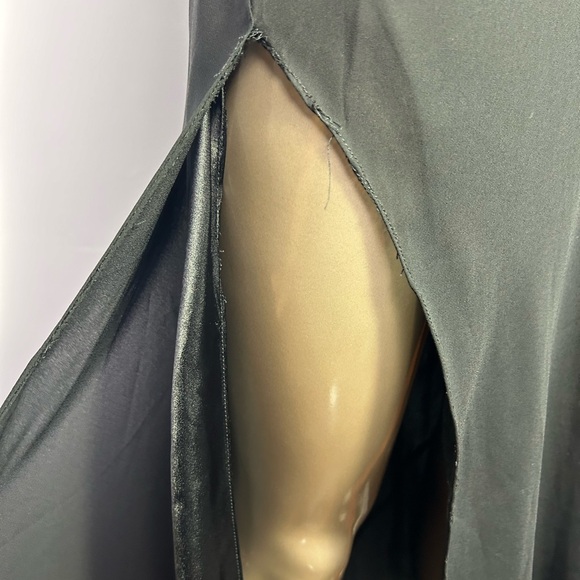 Elegant Blackless Cowl Back Dress - Picture 6 of 7